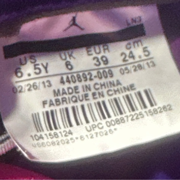 Jordan 5 Retro
Cement Grey Pink (GS) Sneakers - Picture 8 of 8